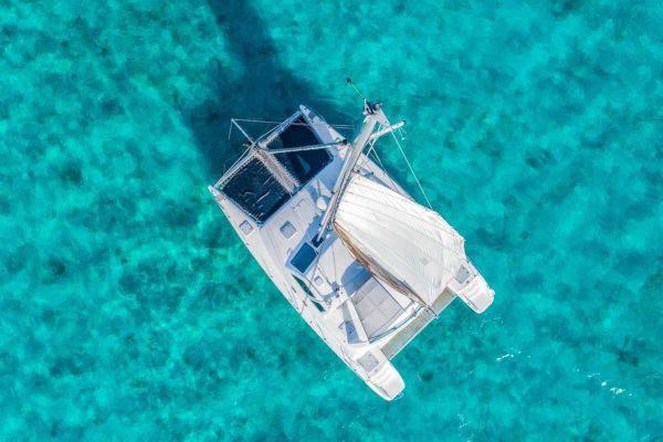 Catamaran Tours Explorer Cancun 44 ft / 35 pax - Image 2