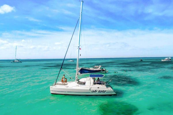 Catamaran for Private Tours 37 ft / 25 pax - Image 2
