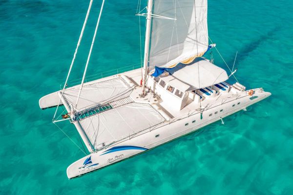 Catamaran Tours Large Group 75 ft / 80 pax - Image 3