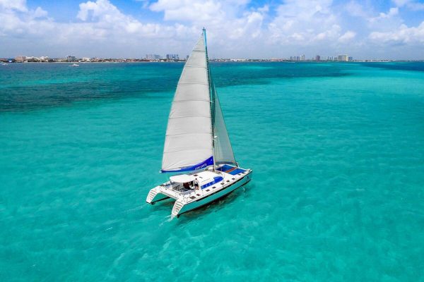 Cancun Tourism Catamaran 53 ft / 55 pax - Image 4