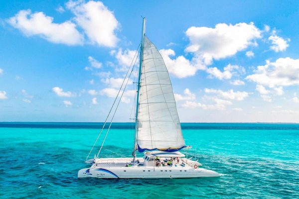 Catamaran Tours Large Group 75 ft / 80 pax - Image 4