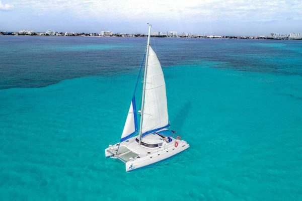 Catamaran Group Tours II Cancun 43 ft / 35 pax - Image 3