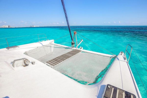Catamaran Tours Manta Cancun 46 ft / 40 pax - Image 4