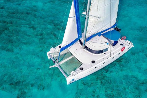 Catamaran Group Tours II Cancun 43 ft / 35 pax - Image 2