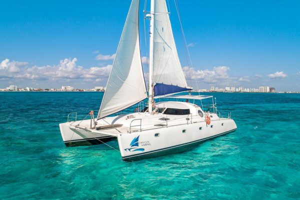 Catamaran Tours Manta Cancun 46 ft / 40 pax - Image 5