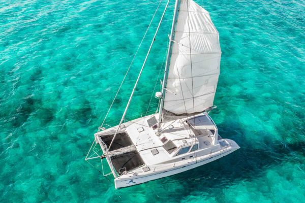 Catamaran Tours Explorer Cancun 44 ft / 35 pax - Image 6