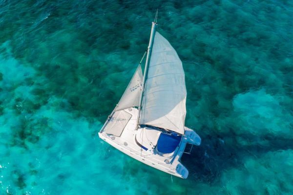 Catamaran Group Tours Cancun 43 ft / 35 pax - Image 8